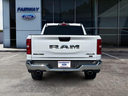 Bright White Clearcoat 2025 RAM 1500 Big Horn