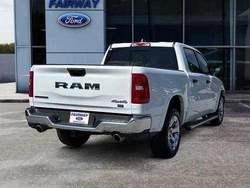 Bright White Clearcoat 2025 RAM 1500 Big Horn