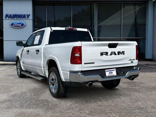 Bright White Clearcoat 2025 RAM 1500 Big Horn