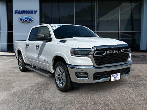 Bright White Clearcoat 2025 RAM 1500 Big Horn