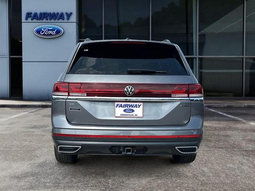Platinum Gray Metallic 2024 Volkswagen Atlas 2.0T SE