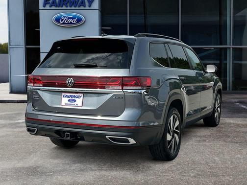 Platinum Gray Metallic 2024 Volkswagen Atlas 2.0T SE