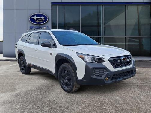 Crystal White Pearl 2024 Subaru Outback Wilderness