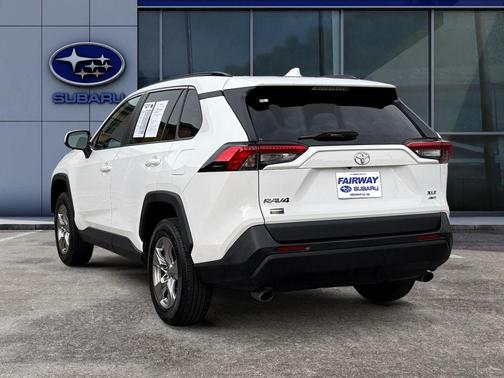2022 Toyota RAV4 XLE
