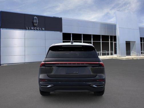 Infinite Black Metallic 2026 Lincoln Nautilus Premiere