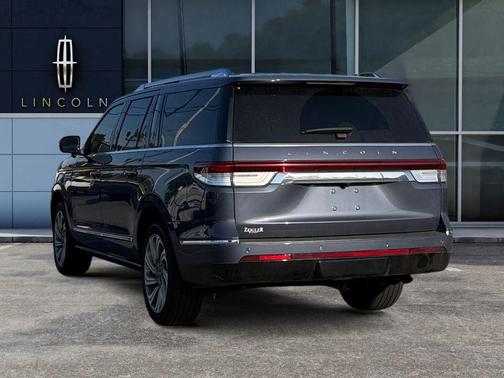2022 Lincoln Navigator L Reserve