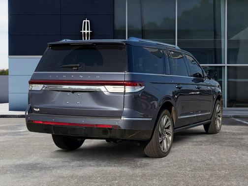 2022 Lincoln Navigator L Reserve