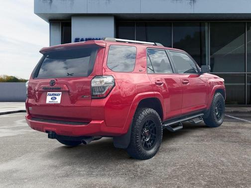 2022 Toyota 4Runner SR5