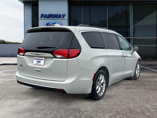 2019 Chrysler Pacifica Touring Plus