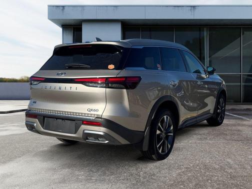 2022 INFINITI QX60 Luxe