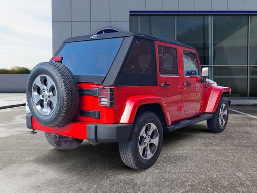 2016 Jeep Wrangler Unlimited Sahara