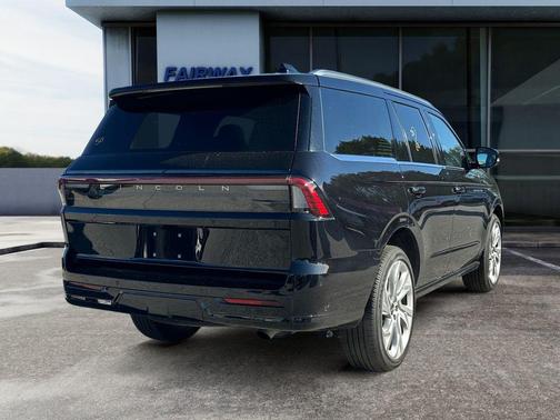 2025 Lincoln Navigator Black Label