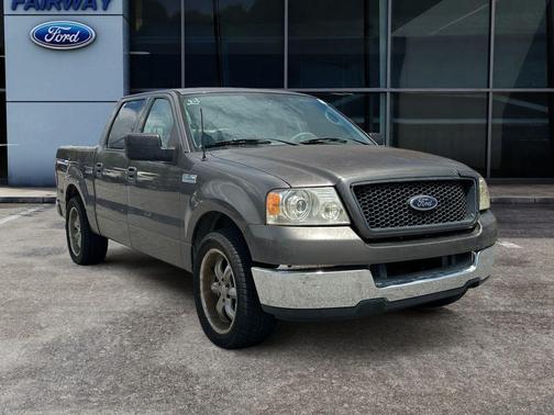 Gray 2004 Ford F-150 SuperCrew