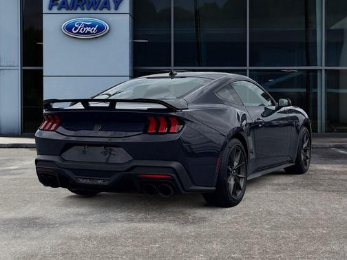 2024 Ford Mustang Dark Horse