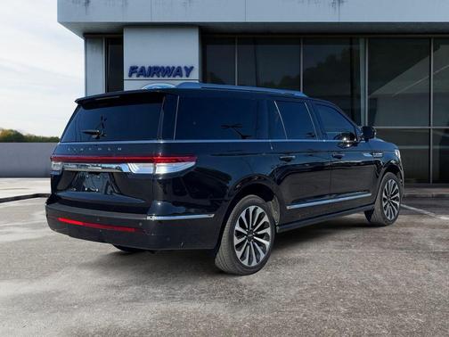2023 Lincoln Navigator L Reserve