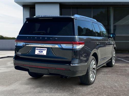 Starlight 2022 Lincoln Navigator Reserve