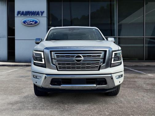 2024 Nissan Titan Platinum Reserve