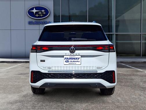 2026 Volkswagen Tiguan 2.0T SEL