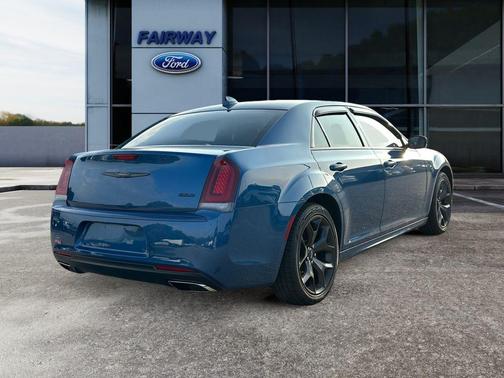 2021 Chrysler 300 Touring L