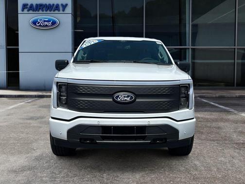 Oxford White 2025 Ford F-150 Lightning Flash