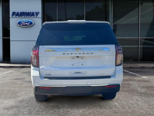 2022 Chevrolet Suburban LT