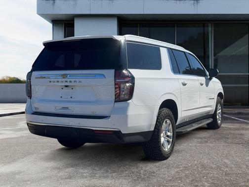 2022 Chevrolet Suburban LT