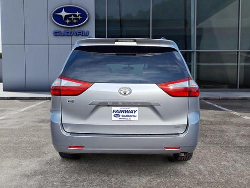 2016 Toyota Sienna XLE