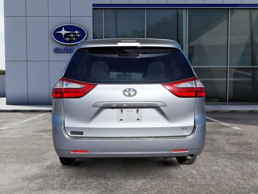 2016 Toyota Sienna XLE