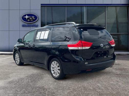 2013 Toyota Sienna XLE