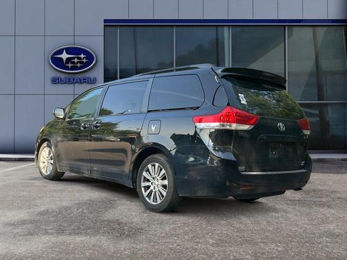 2013 Toyota Sienna XLE