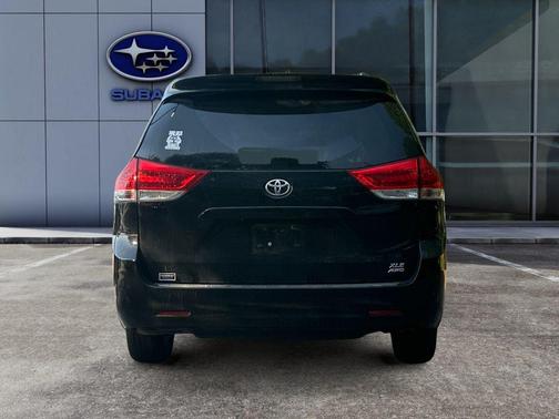 2013 Toyota Sienna XLE