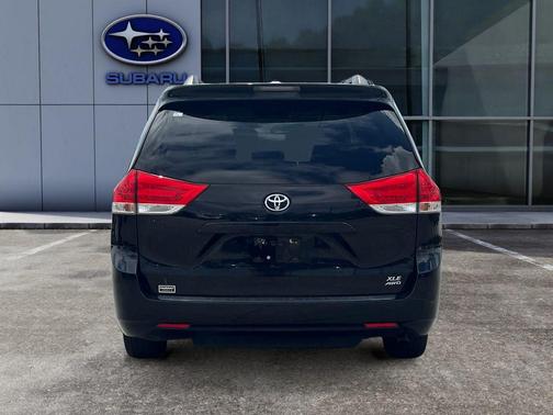 2013 Toyota Sienna XLE