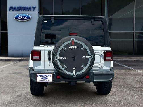 Bright White Clearcoat 2018 Jeep Wrangler Unlimited Sahara