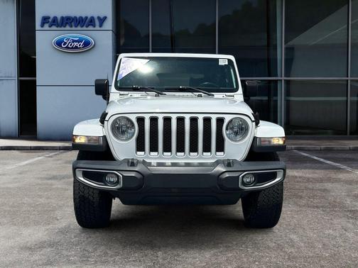 Bright White Clearcoat 2018 Jeep Wrangler Unlimited Sahara