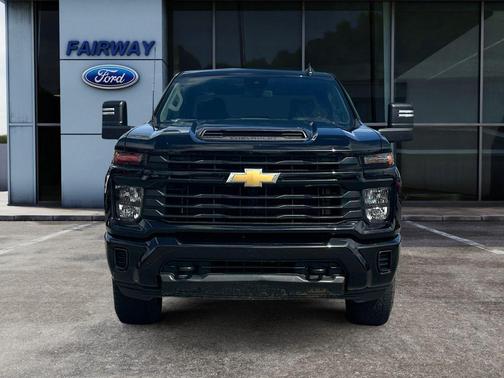 2024 Chevrolet Silverado 2500 Custom