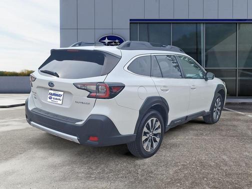 Crystal White Pearl 2023 Subaru Outback 2.5i Limited