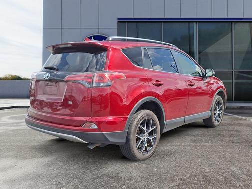 2018 Toyota RAV4 SE