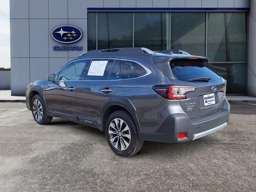 2025 Subaru Outback Touring XT