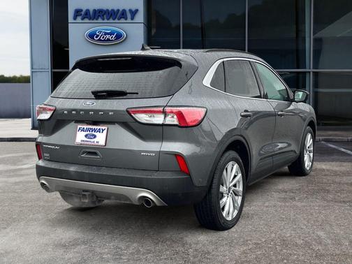 2022 Ford Escape Titanium