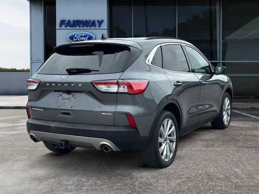 2022 Ford Escape Titanium