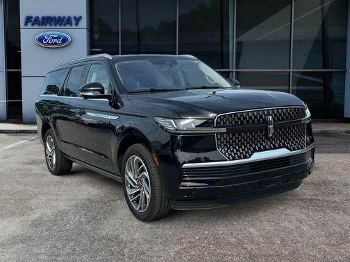 Infinite Black Metallic 2025 Lincoln Navigator L Reserve