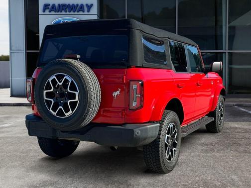 2023 Ford Bronco Outer Banks