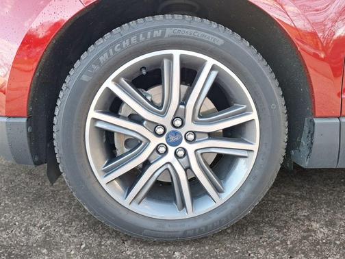 2022 Ford Edge Titanium