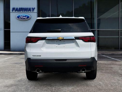 2023 Chevrolet Traverse LS