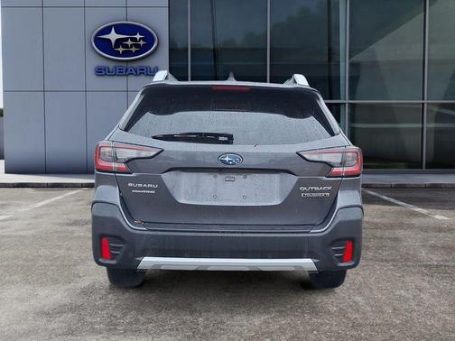 2022 Subaru Outback Touring XT