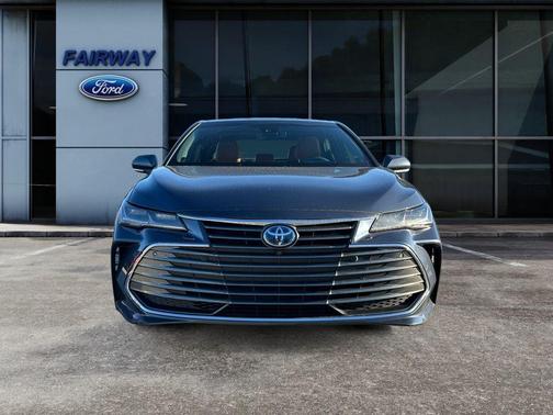 2022 Toyota Avalon Hybrid Limited