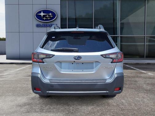 Ice Silver Metallic 2024 Subaru Outback Premium