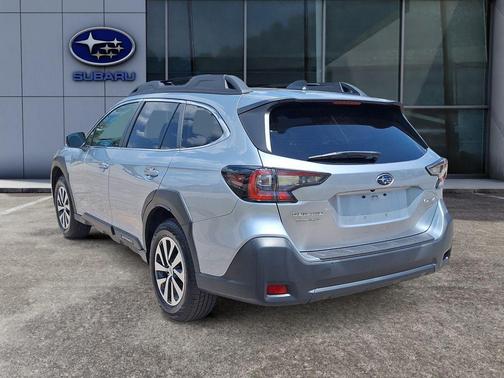 Ice Silver Metallic 2024 Subaru Outback Premium