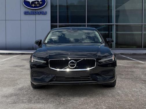 2020 Volvo S60 T6 Momentum
