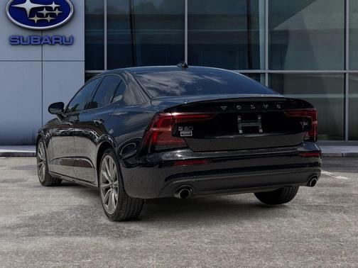 2020 Volvo S60 T6 Momentum